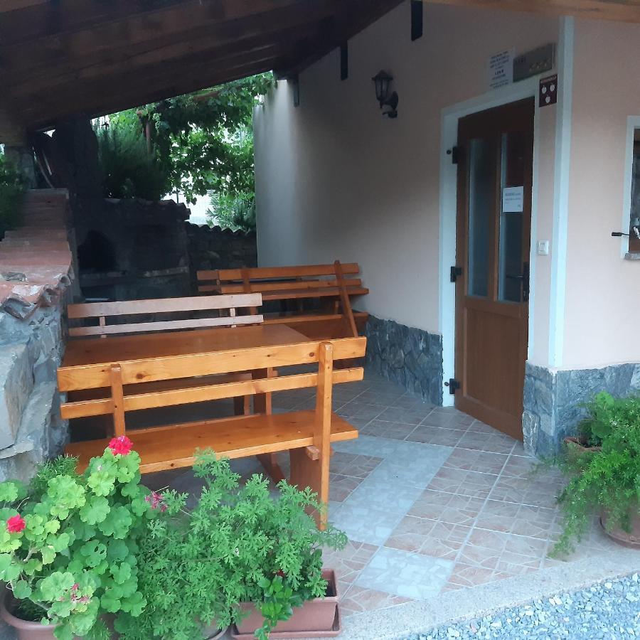 Apartma In Sobe Pilih Vipava Esterno foto