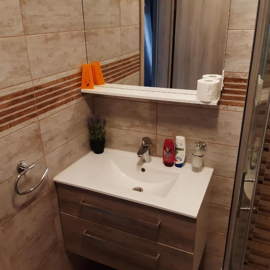 Apartma In Sobe Pilih Vipava Esterno foto