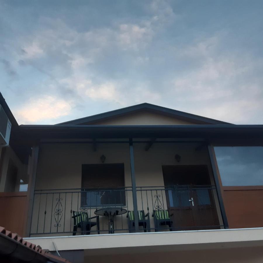 Apartma In Sobe Pilih Vipava Esterno foto