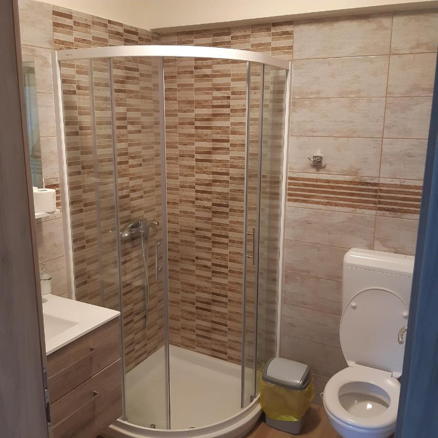 Apartma In Sobe Pilih Vipava Esterno foto