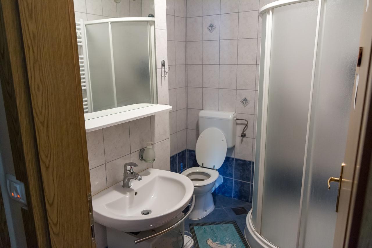 Apartma In Sobe Pilih Vipava Esterno foto